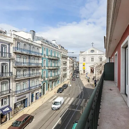 Plum Guide - City Portal Lisbon